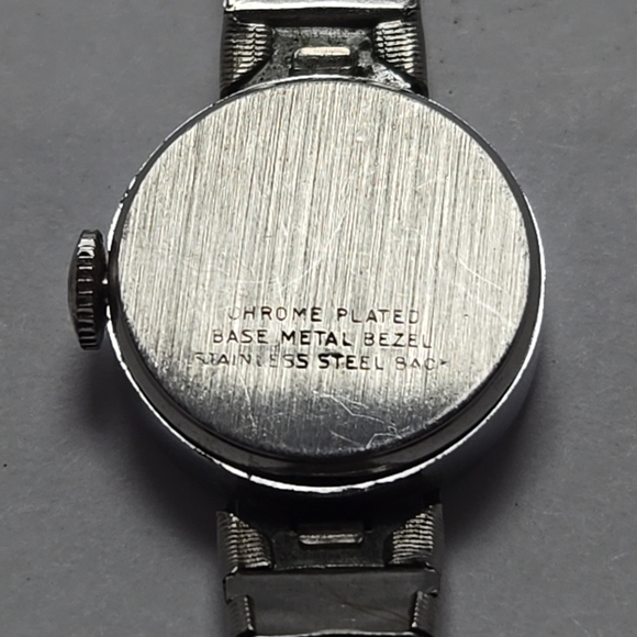 1974 Vintage Womens Timex Chrome Plated 17 Jewels Manual Wind Watch Petite Runs - Picture 10 of 10